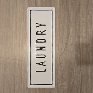 Laundry sign